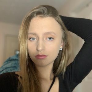 Meet your Posher, Emmie